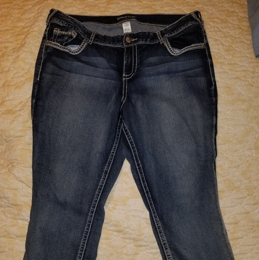 Maurices capris